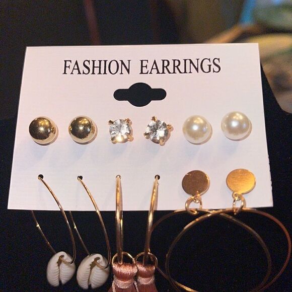 Fashion Earrings.  - Picture 8 of 13